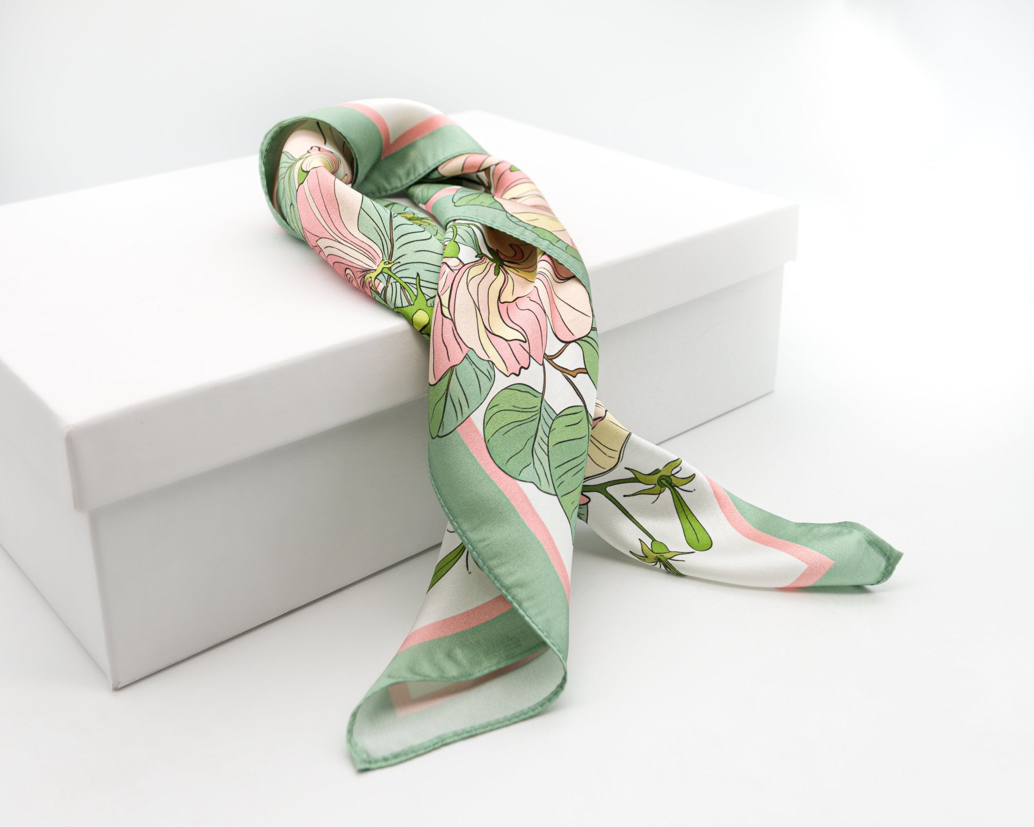 Green Mulbery Silk Square Scarf - NOCHKA
