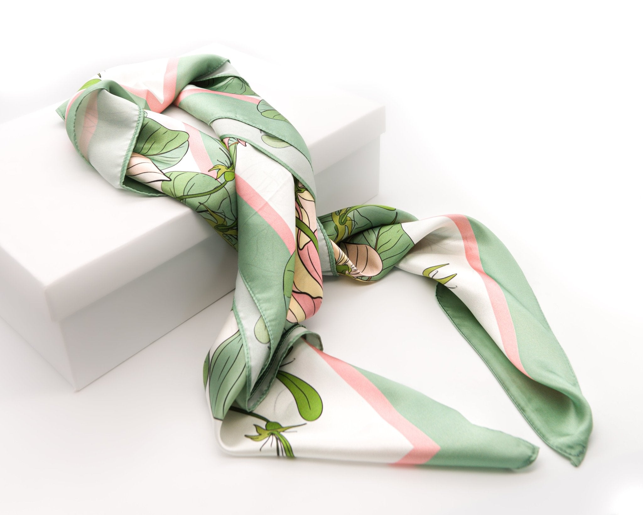 Green Mulbery Silk Square Scarf - NOCHKA

