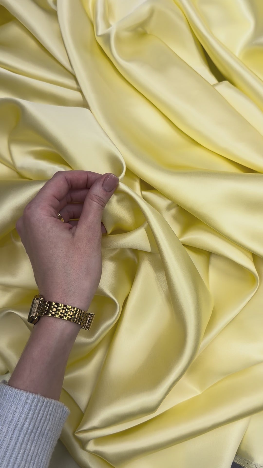 Pastel Yellow 100% Pure Mulberry Silk Fabric 19mm Cut-to-Size Silk Fabric
