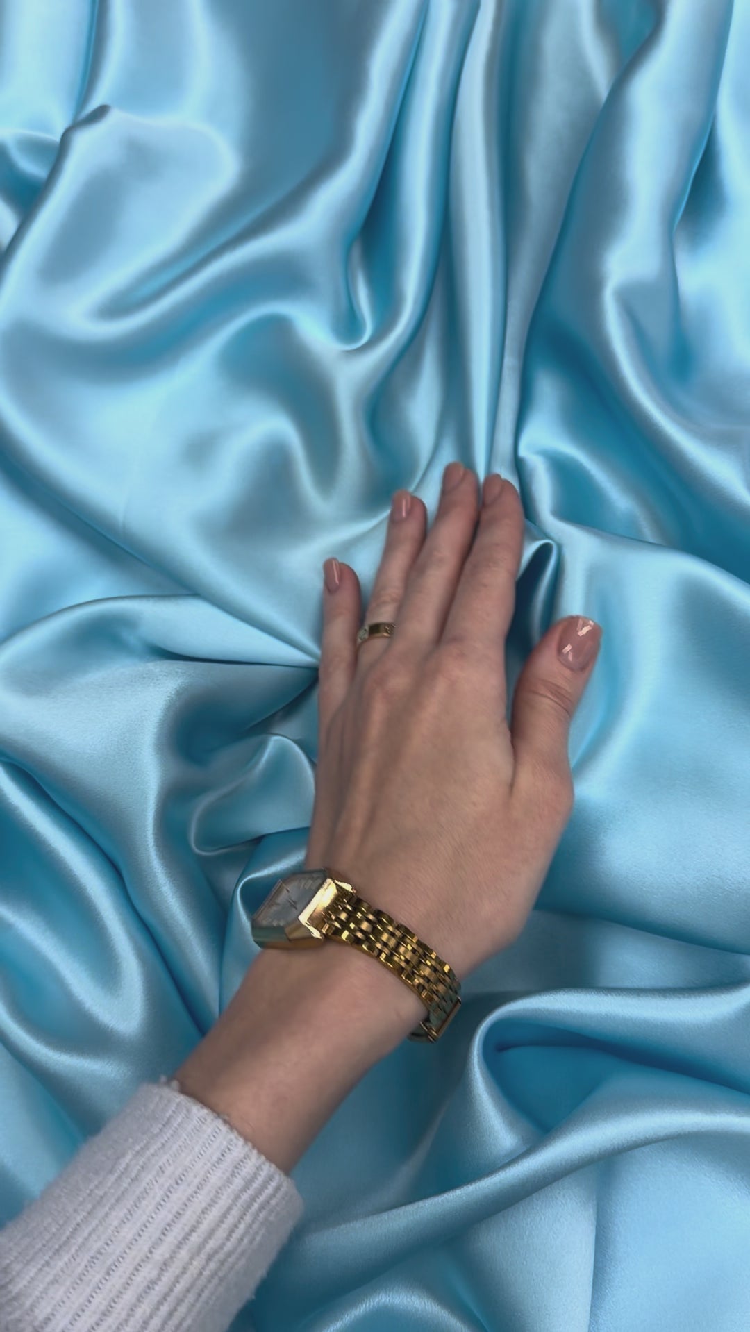 Arctic Blue Color 100% Pure Mulberry Silk Fabric 19mm Cut-to-Size Silk Fabric
