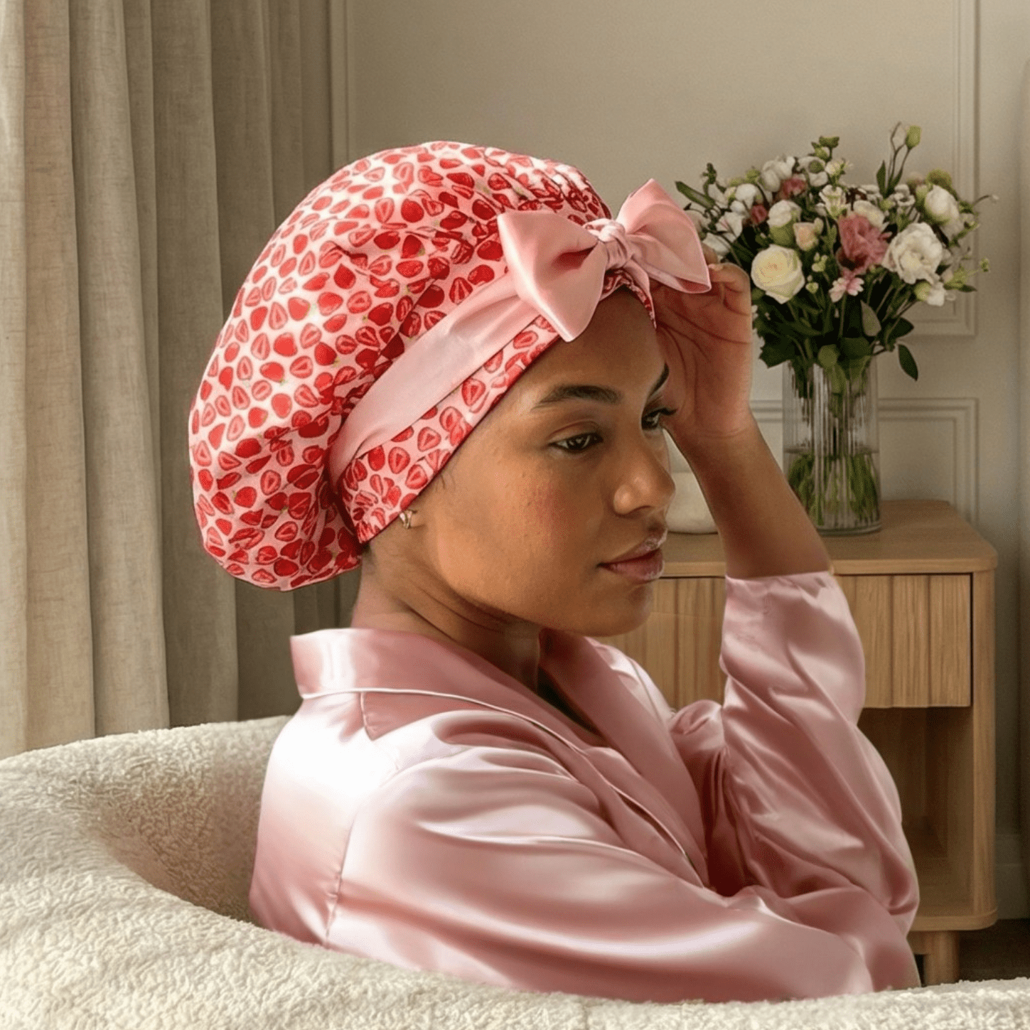 Strawberry Reversible Bonnet with Ties - NOCHKA
